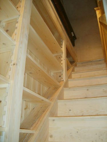 bookcases-stairs-006